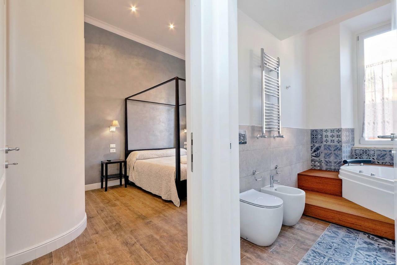 Apartment Luxury Sabina 50 Mt From Trevi Fountain Rom