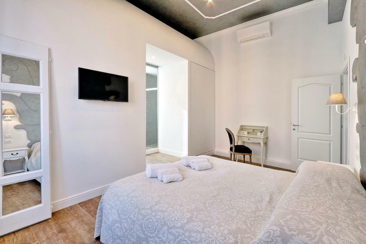 Luxury Sabina 50 Mt From Trevi Fountain Apartment
